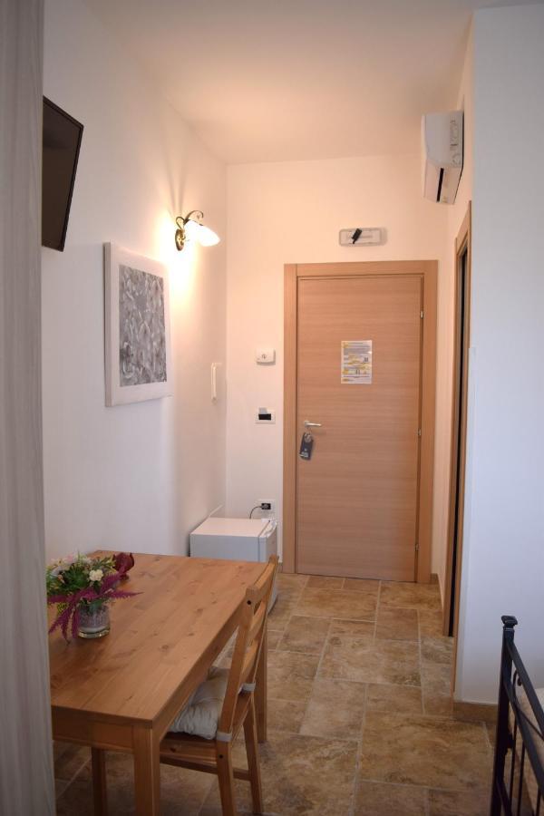 Le Mimose Bed and Breakfast Pulsano Exteriör bild