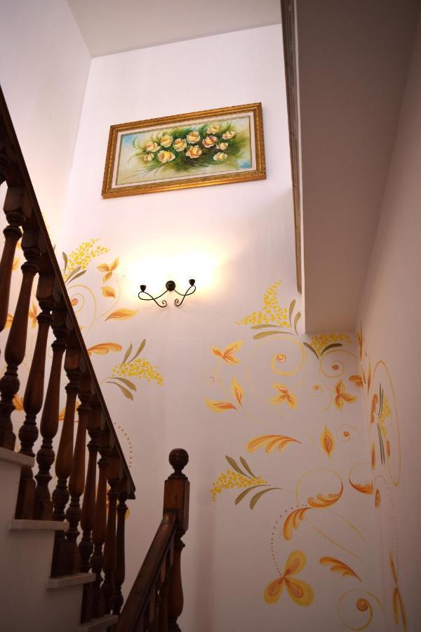Le Mimose Bed and Breakfast Pulsano Exteriör bild